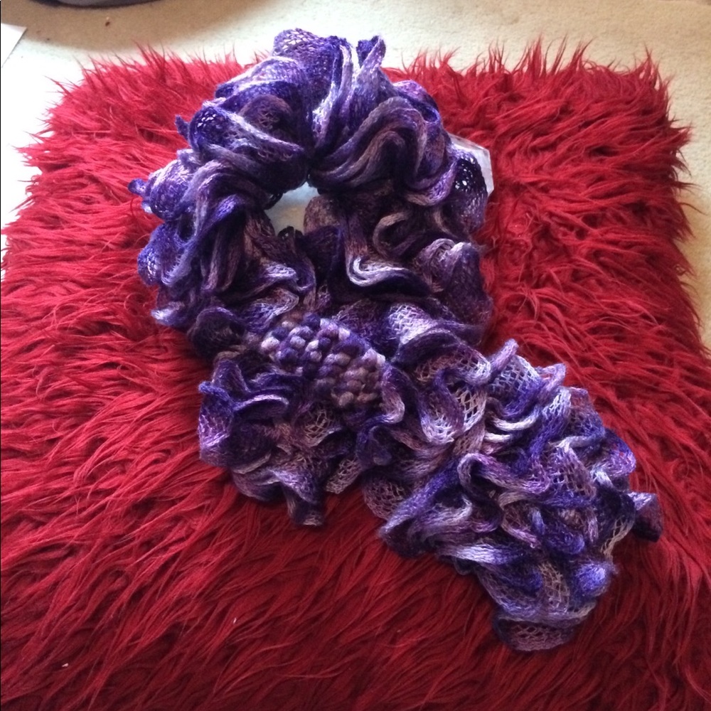 Ruffle neck wrap